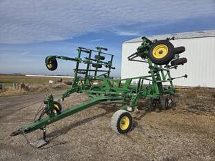 2012 John Deere 2410