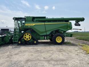 2023 John Deere X9 1100
