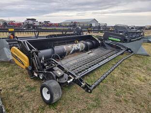 2005 Gleaner 4200