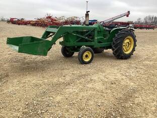 John Deere 3010