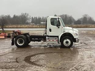 2015 Freightliner BUSINESS CLASS M2 106