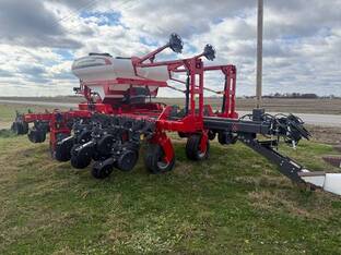 24 Massey-Ferguson 23r 15 ve