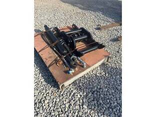 2024 Caterpillar 420F THUMB