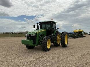 2017 John Deere 8320R