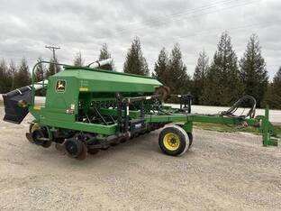 1999 John Deere 1560