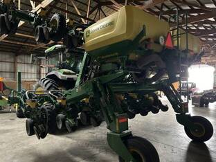 2023 John Deere 1725 CCS