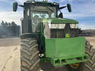2023 John Deere 7R 230
