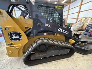 2022 John Deere 317G