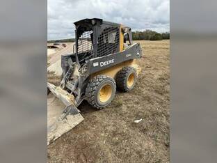 2023 John Deere 324G