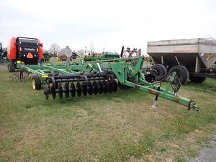 John Deere 726