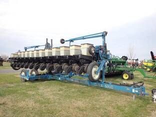 Kinze 2600