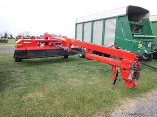 2012 New Holland H7450