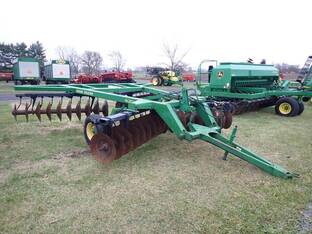 John Deere 630
