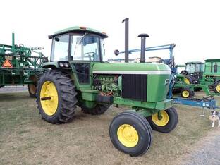 John Deere 4430
