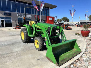 2017 John Deere 3 Series 3032E