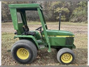 1989 John Deere 770