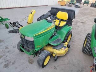 2002 John Deere GT235