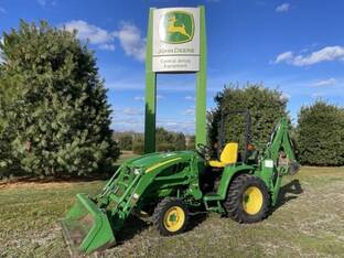 2017 John Deere 3046R