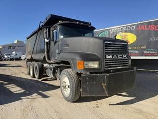 1996 Mack CL753