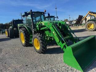 2022 John Deere 6120E Cab
