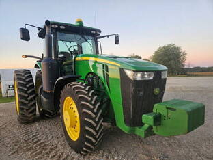 2012 John Deere 8260R