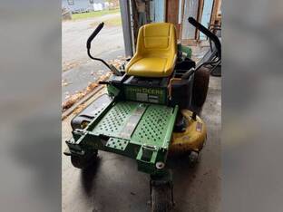 2016 John Deere Z335E