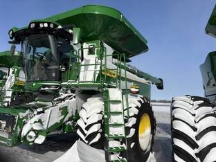 2025 John Deere S7 900