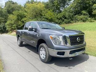 2017 Nissan TITAN