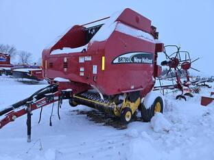 New Holland BR780