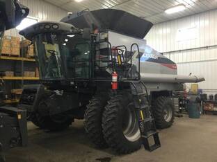 2011 Gleaner S67