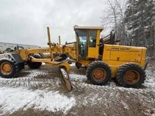 1989 John Deere 770B-H