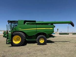 2024 John Deere S780