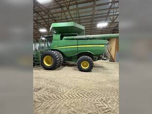 2023 John Deere S790