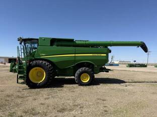 2024 John Deere S780