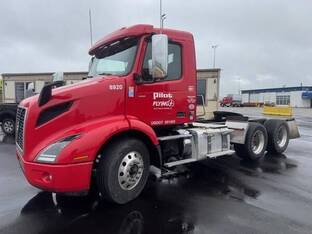 2022 Volvo VNR64T300