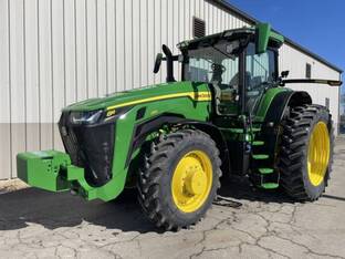 2025 John Deere 8R 250