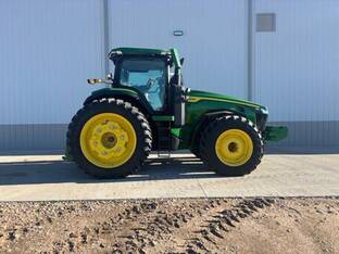 2022 John Deere 8R 370