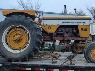 Minneapolis Moline M-670