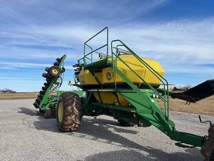 2003 John Deere 1910