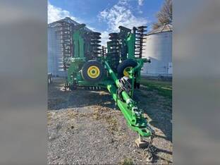 2023 John Deere 2660VT