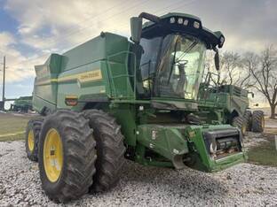 2025 John Deere S7 800
