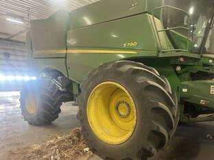 John Deere S790