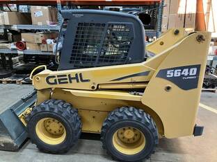 2004 Gehl 5640