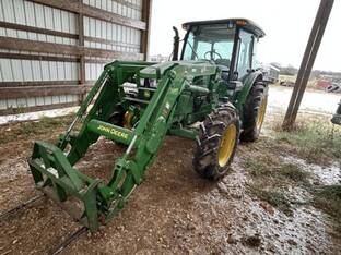2015 John Deere 5085E