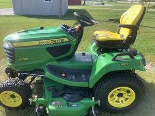 2023 John Deere X739
