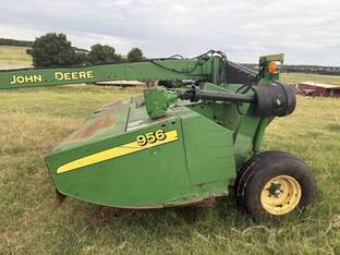 2010 John Deere 956