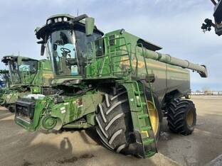 2025 John Deere S7 800