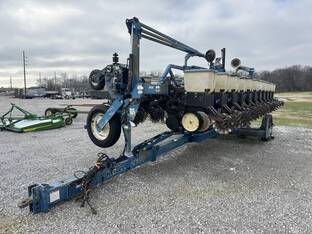 1997 Kinze 2600