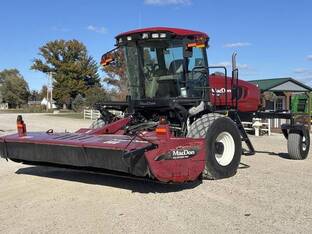 MacDon Industries M205