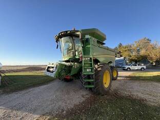 2015 John Deere S670